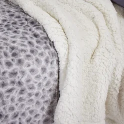 Manta sherpa animal print gris
